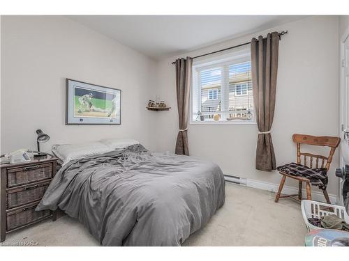 416 Beth Crescent, Kingston, ON - Indoor Photo Showing Bedroom