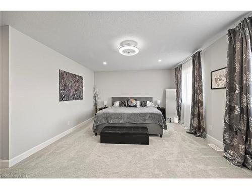 815 Riverview Way, Kingston, ON - Indoor Photo Showing Bedroom