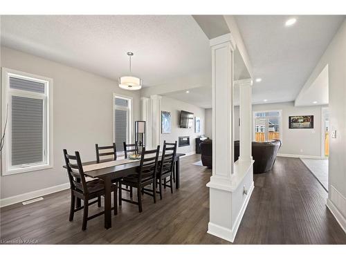 815 Riverview Way, Kingston, ON - Indoor Photo Showing Dining Room