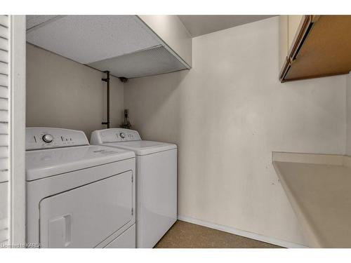 1301-185 Ontario Street, Kingston, ON - Indoor Photo Showing Laundry Room