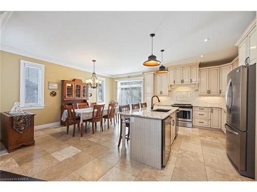 8 Burleigh Court, Bath, ON - Indoor Photo Showing Kitchen With Stainless Steel Kitchen With Upgraded Kitchen
