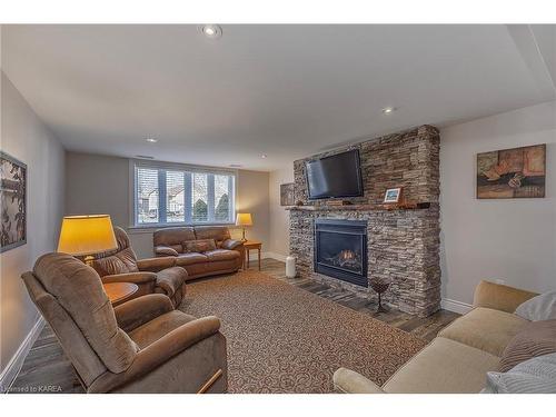 8 Burleigh Court, Bath, ON - Indoor Photo Showing Living Room With Fireplace