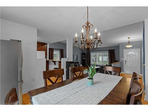 21 Mill Street, Odessa, ON - Indoor Photo Showing Dining Room