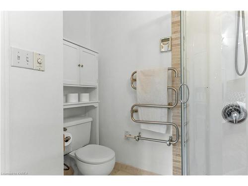 21 Mill Street, Odessa, ON - Indoor Photo Showing Bathroom