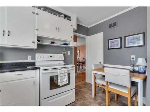 159 Carruthers Avenue, Kingston, ON - Indoor Photo Showing Kitchen