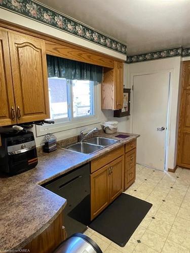 43 Gearin Street, Trenton, ON - Indoor Photo Showing Kitchen With Double Sink