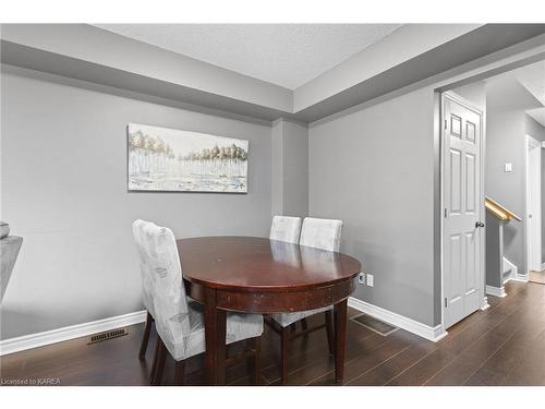 700 Mclean Court, Kingston, ON - Indoor Photo Showing Dining Room