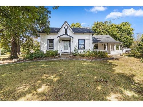 4639 Bath Road, Amherstview, ON - Outdoor With Facade