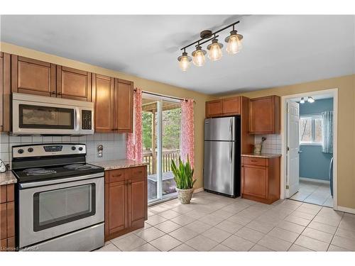 261 Long Point Road, Lyndhurst, ON - Indoor Photo Showing Kitchen