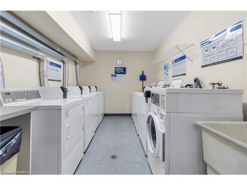414-310 Kingsdale Avenue, Kingston, ON - Indoor Photo Showing Laundry Room