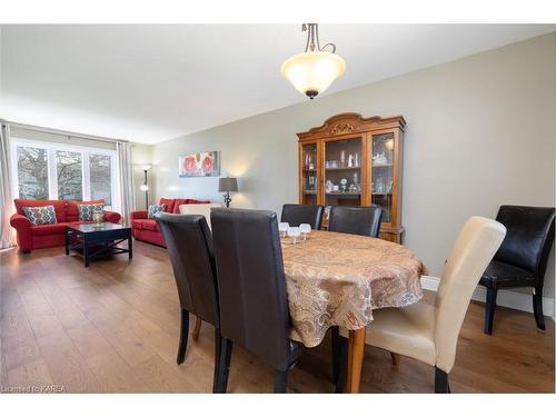 820 Cataraqui Woods Drive, Kingston, ON - Indoor Photo Showing Kitchen With Upgraded Kitchen