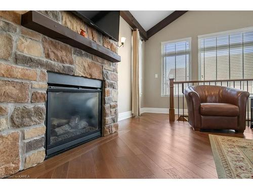 98 Windermere Boulevard, Bath, ON - Indoor Photo Showing Living Room With Fireplace