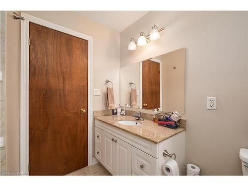 245 Arnold Street, Kingston, ON - Indoor Photo Showing Bathroom