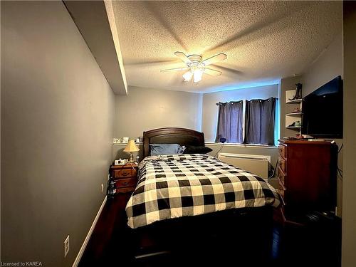 105-266 Guthrie Drive, Kingston, ON - Indoor Photo Showing Bedroom