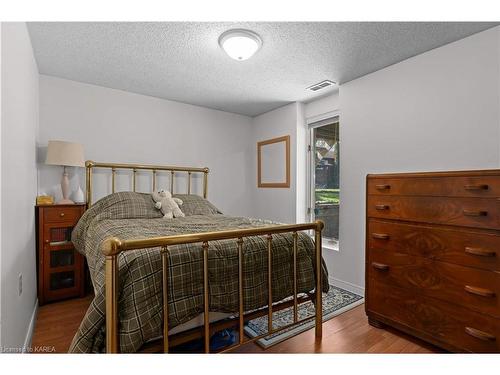 915 School Road, Kingston, ON - Indoor Photo Showing Bedroom