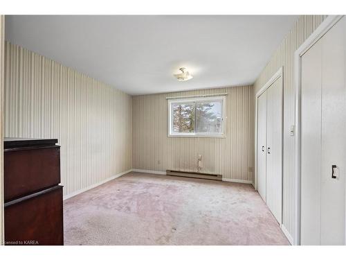 21 Crescent Drive, Kingston, ON - Indoor Photo Showing Other Room