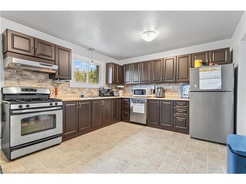 600 Truedell Road, Kingston, ON - Indoor Photo Showing Kitchen