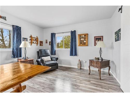 600 Truedell Road, Kingston, ON - Indoor Photo Showing Living Room