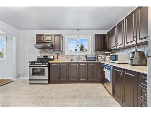 600 Truedell Road, Kingston, ON - Indoor Photo Showing Kitchen