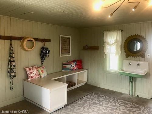 753 Maple Grove Road, Gananoque, ON - Indoor Photo Showing Bathroom