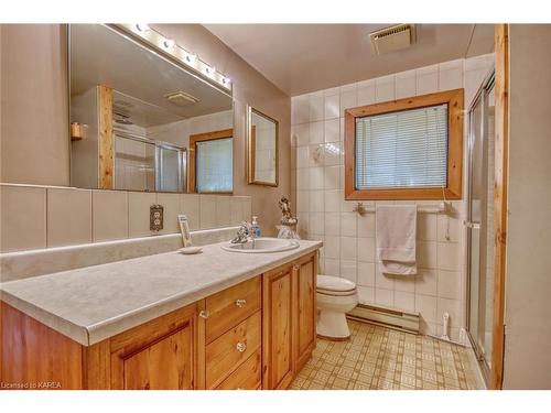 1512 Don Moore Lane, South Frontenac, ON - Indoor Photo Showing Bathroom