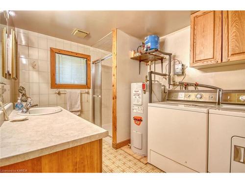 1512 Don Moore Lane, South Frontenac, ON - Indoor Photo Showing Laundry Room