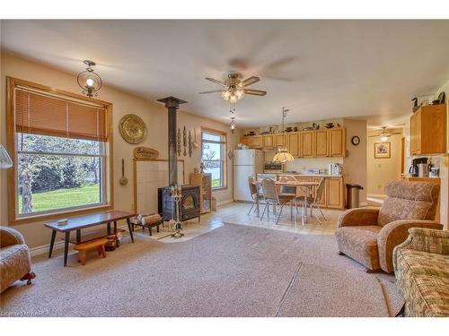 1512 Don Moore Lane, South Frontenac, ON - Indoor Photo Showing Living Room