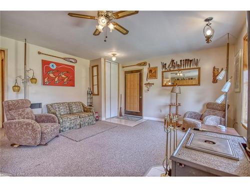 1512 Don Moore Lane, South Frontenac, ON - Indoor Photo Showing Living Room