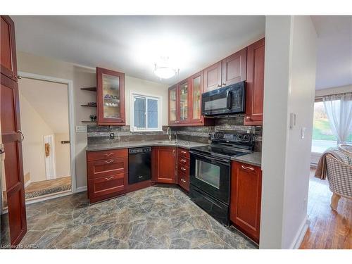 220 Indian Road, Kingston, ON - Indoor Photo Showing Kitchen