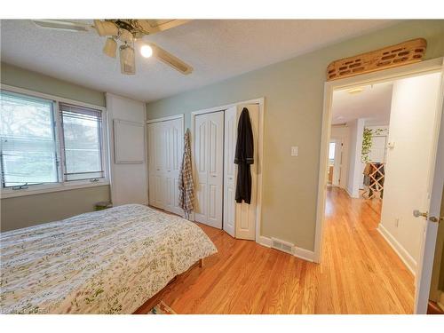 311 Portsmouth Avenue, Kingston, ON - Indoor Photo Showing Bedroom