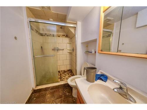 311 Portsmouth Avenue, Kingston, ON - Indoor Photo Showing Bathroom