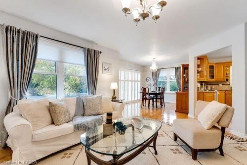 28 Mountain View Lane, Westport, ON - Indoor Photo Showing Living Room