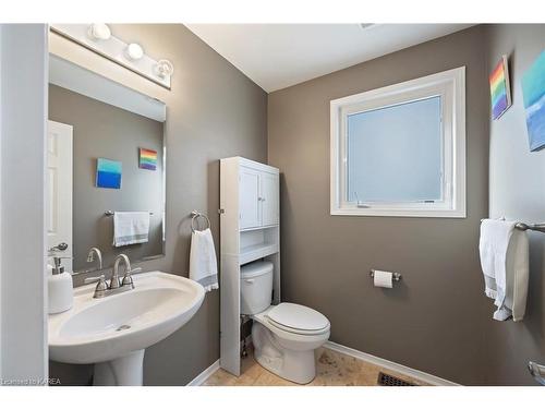 1466 Adams Avenue, Kingston, ON - Indoor Photo Showing Bathroom