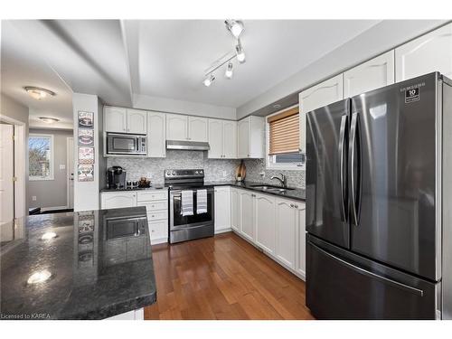 1466 Adams Avenue, Kingston, ON - Indoor Photo Showing Kitchen With Upgraded Kitchen