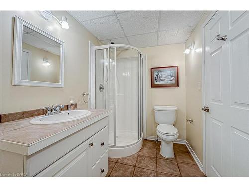 651 Woodland Place, Kingston, ON - Indoor Photo Showing Bathroom