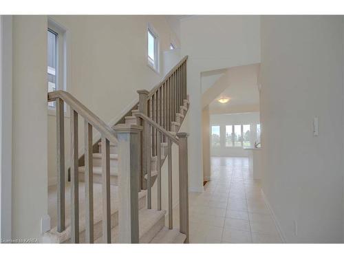 12 Oakmont Drive, Bath, ON - Indoor Photo Showing Other Room