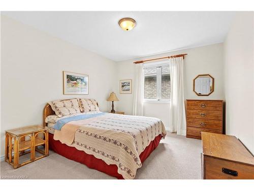 21 Sunshine Lane, Trenton, ON - Indoor Photo Showing Bedroom