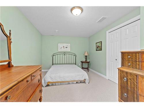 21 Sunshine Lane, Trenton, ON - Indoor Photo Showing Bedroom
