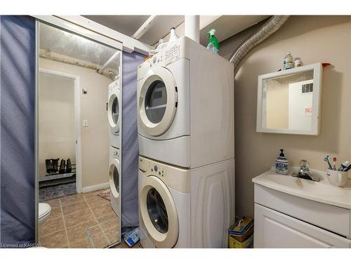 242 Colborne Street, Kingston, ON - Indoor Photo Showing Laundry Room