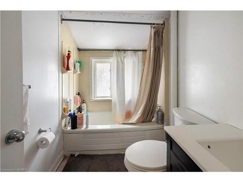 242 Colborne Street, Kingston, ON - Indoor Photo Showing Bathroom