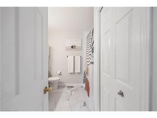 1026 Waterbury Crescent, Kingston, ON - Indoor Photo Showing Bathroom