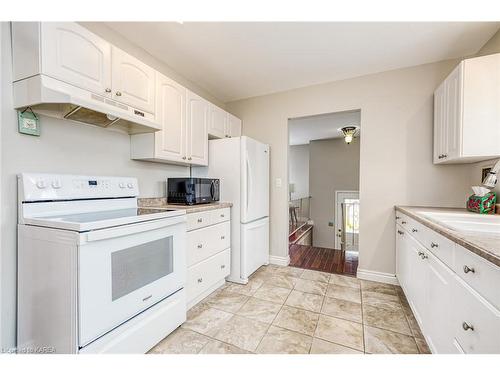 954 Old Colony Road, Kingston, ON - Indoor Photo Showing Kitchen