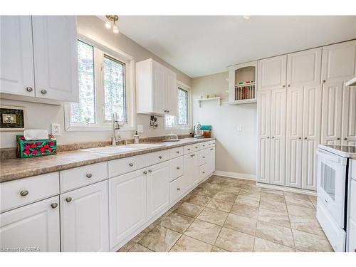 954 Old Colony Road, Kingston, ON - Indoor Photo Showing Kitchen