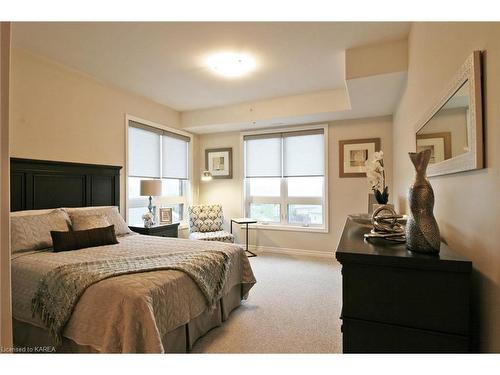 315-740 Augusta Drive, Kingston, ON - Indoor Photo Showing Bedroom