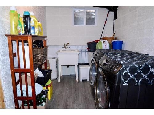 94-131 Rosemund Crescent, Kingston, ON - Indoor Photo Showing Laundry Room