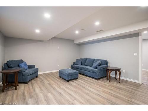 10 Briarwood Crescent, Napanee, ON - Indoor Photo Showing Other Room