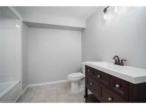 10 Briarwood Crescent, Napanee, ON - Indoor Photo Showing Bathroom