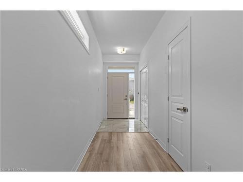 908 Riverview Way, Kingston, ON - Indoor Photo Showing Other Room
