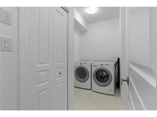908 Riverview Way, Kingston, ON - Indoor Photo Showing Laundry Room