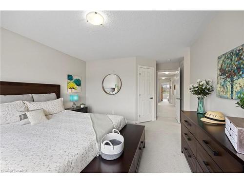 528 Savannah Court, Kingston, ON - Indoor Photo Showing Bedroom